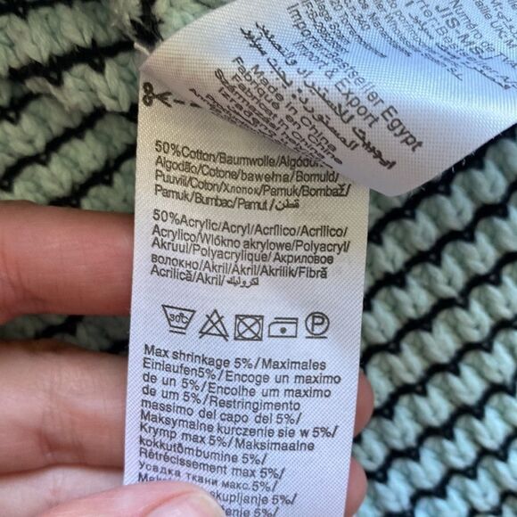 Cute Vera Modo Crop Sweater - Picture 6 of 6